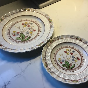Vintage Spode Copeland Dinner and Salad Plate - Cowslip Pattern - Antique Spode Copeland - 40s Spode Plates - ruffle edge plates