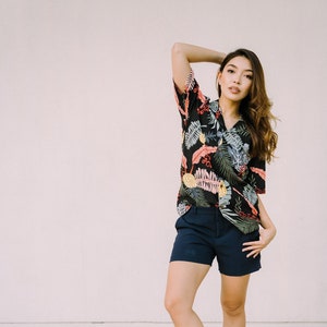 NinthIsle Made in Hawaii Cooler Sommer Aloha Shirt - Leichte tropische Hawaii-Resort-Kleidung für Frauen, Strand, Kreuzfahrt & Urlaub und Spaß