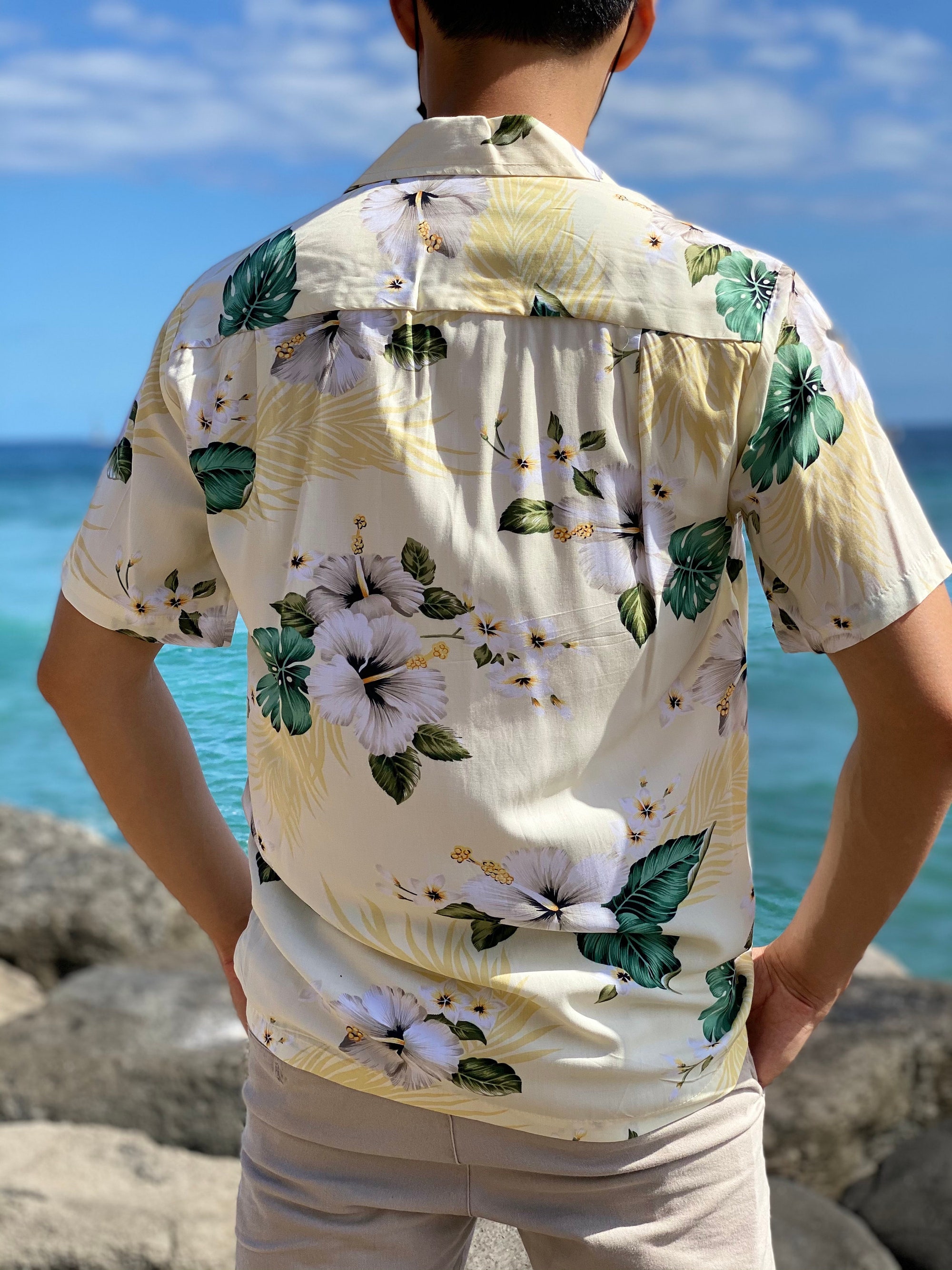 Discover Made in Hawaii-Super Soft Rayon Hawaiian Vintage Hibiscus Aloha Shirt