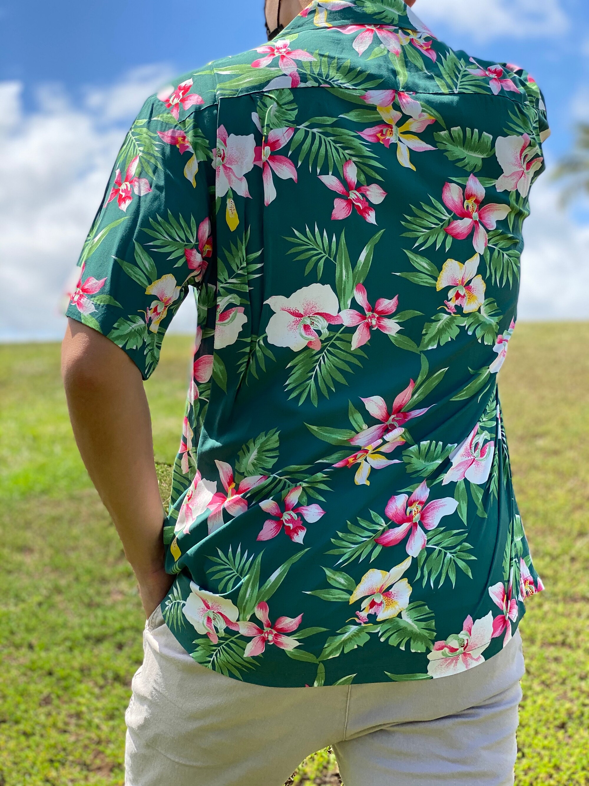 Discover Made in Hawaii-Super Soft Rayon Hawaiian Vintage Hibiscus Aloha Shirt