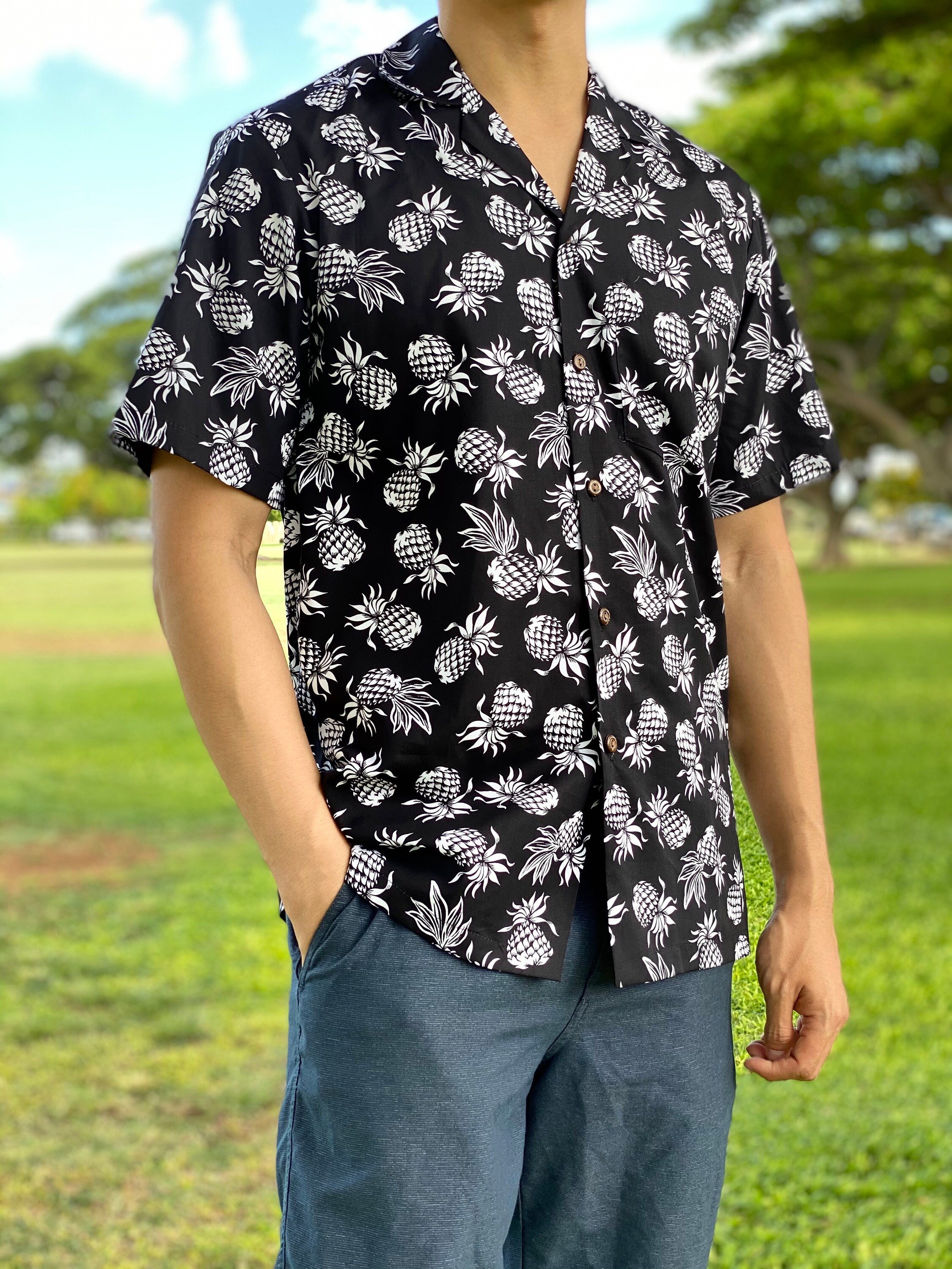 Hawaii USA 100% Cotton White Pineapples 
