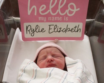 Hello my name is... Sign: Newborn Baby Photo Prop, Birth Announcment, Hello World, I'm new here - a must have for your hospital bag