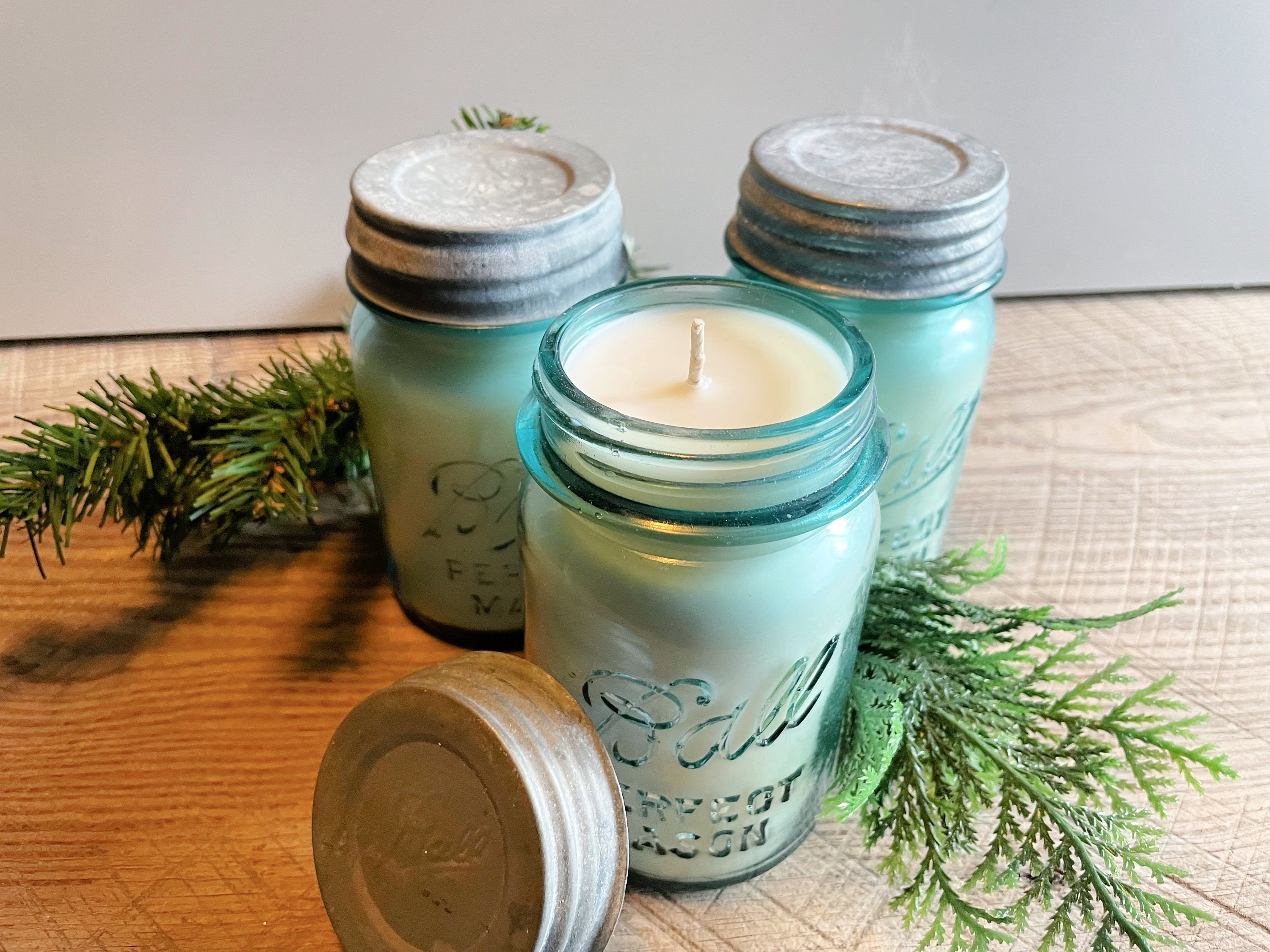 DIY Mason Jar Soy Candles »