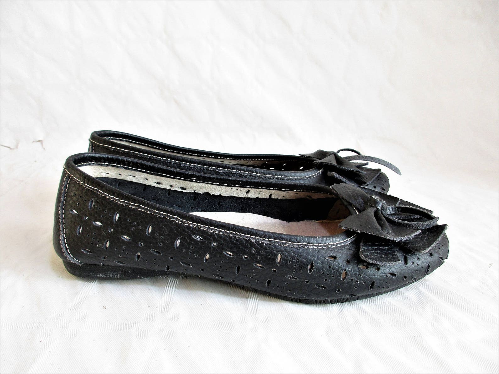 vintage italian perforated charcoal leather ballet flats with ribbon embellishment , size : eu 37 / us women's 6 1/2 vintage italian perforated charcoal leather ballet flats with ribbon embellishment , size : eu 37 / us women's 6 1/2