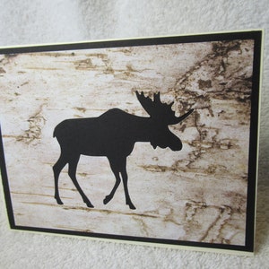 Blanco notitiekaart met uitgesneden eland op berkenboom achtergrond, blanco binnenin, alle gelegenheidskaart met de hand gemaakt origineel ontwerp vaderdag, verjaardag
