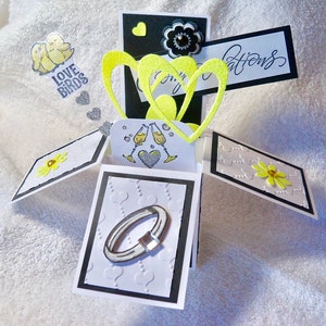 Félicitations de fiançailles pop up explosant carte faite main avec bague de fiançailles embellie de coeurs et d'oiseaux d'amour, un design unique en son genre