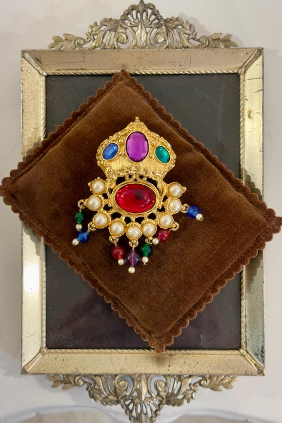 Vintage Kenneth Jay Lane Brooch: Regal Rhinestone… - image 1