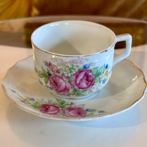 Occupied Japan Teacup and Saucer Set. Roses!