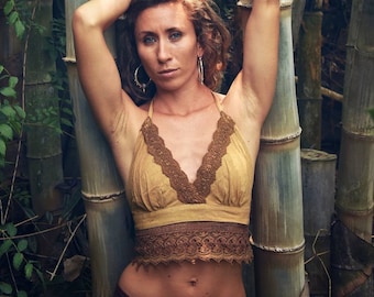 Top bohemio - Top corto de verano con cuello halter en crochet y encaje, estilo boho chic vintage >>> Top triangular VALHALLA
