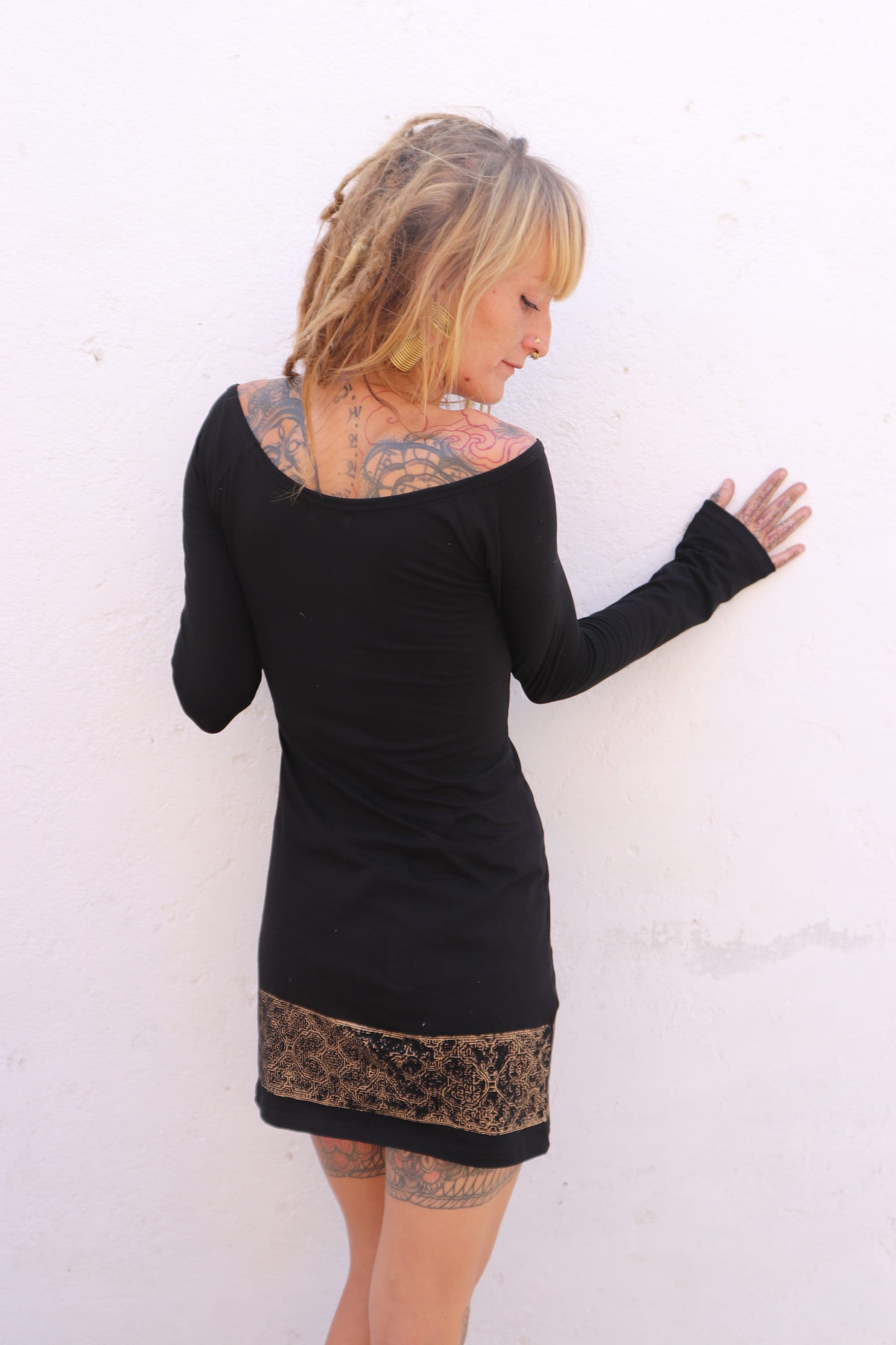 Robe Longue Vintage été Taille FR 44 - Motif Géométrique Noir, Blanc Et Rouge, Style A-Line | Occasion En Très Bon état, Sans Manches, Parfaite Pour Soirée