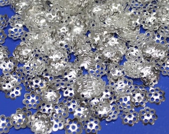 100 filigrane Perlenkappen silberfarben 6 mm