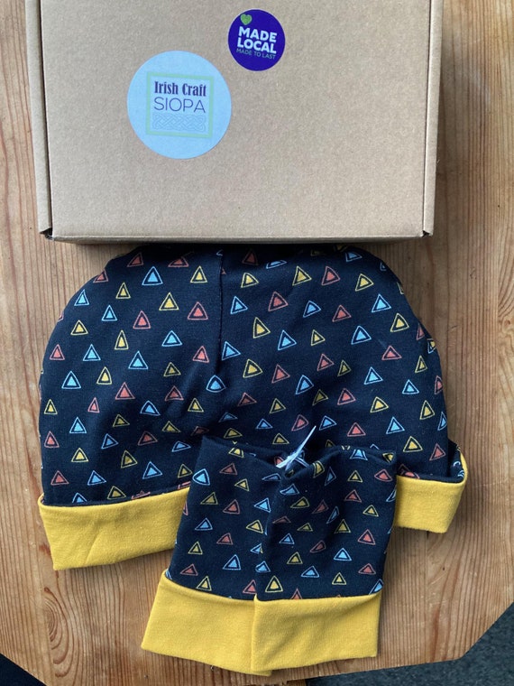 Oeko tex Hat & Fingerless Gloves, Handmade organic cotton Jersey set, reversible, med size unisex