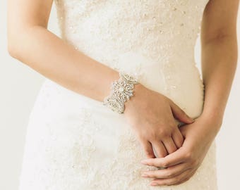 Statement Bracelet Wedding, Bridal Statement Bracelet, Jewelry for bride, Bracelet for bride, beaded bridal bracelet,  Style R111