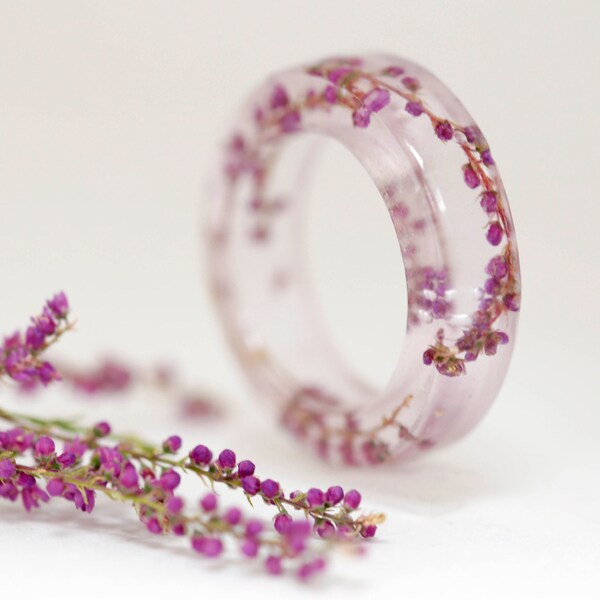 Purple resin ring - Botanical pressed flower -circle ring - real flower jewelry