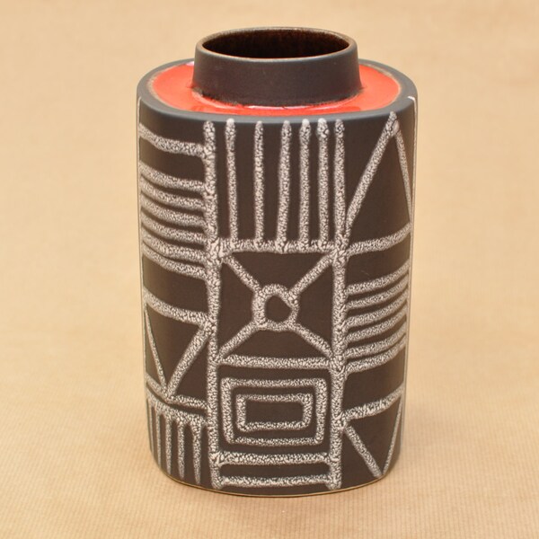 Schlossberg shoulder vase - West German pottery - Red and black vase - square - 297/20