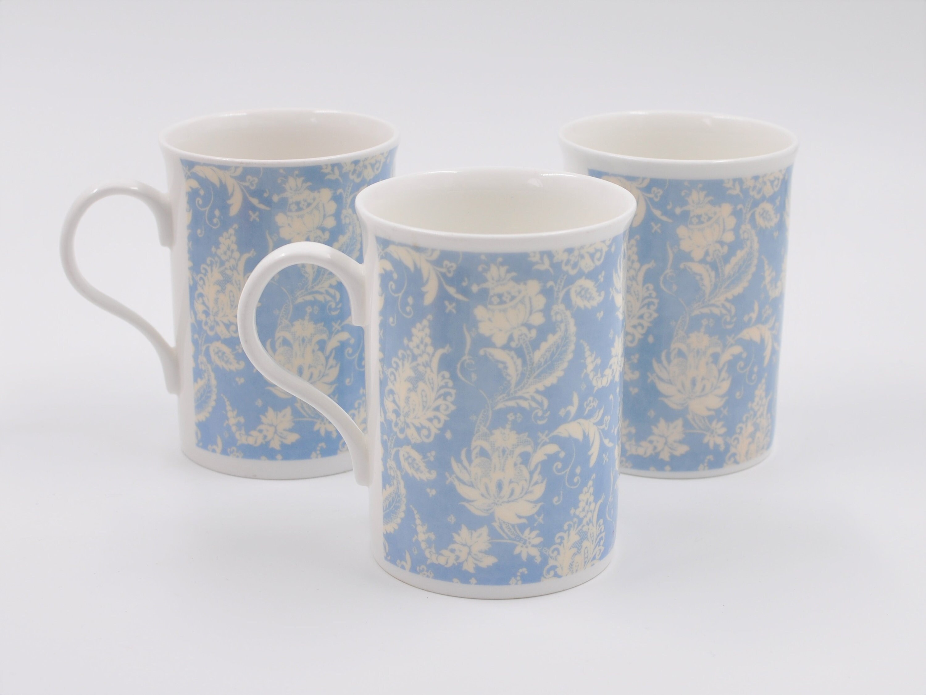 Tasse Laura Ashley - Porcelaine Fine Blanche à Motif Hortensia Jaune - 10,5 X 8,5 Cm - Occasion