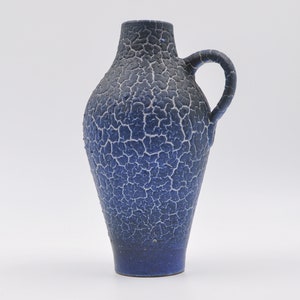 Vase en poterie bleu studio Albert Kiessling - pichet en poterie de l&#39;Allemagne de l&#39;Est - glaçure rétractable peau de serpent - céramique moderne Mid-Century - vintage