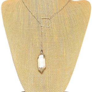 Collana con laccio a Y con pendolo a punta grande in diamanti Herkimer su catena infinita in argento sterling e pezzo centrale quadrato.