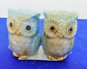 NEW Ceramic Owls Birds Salt & Pepper Shakers