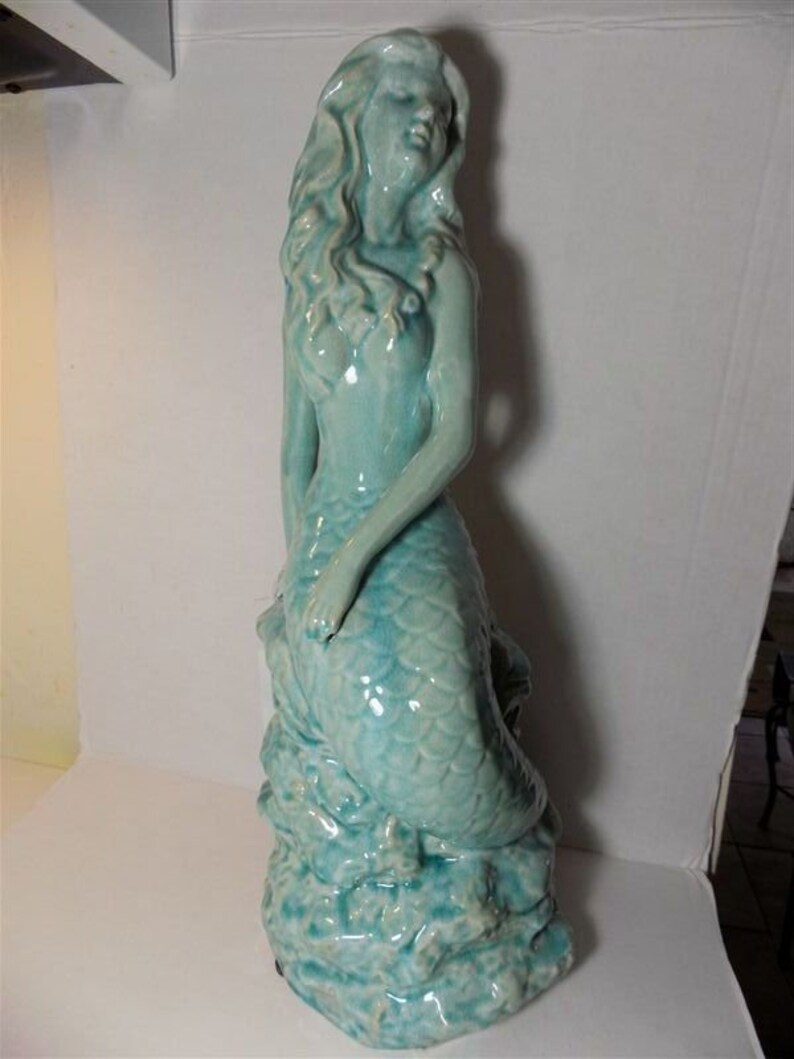 Featured image of post Ceramic Mermaid Sculpture : Each of the scales on the mermaid tail is made manually.