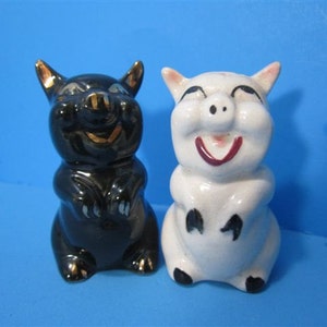 Vintage Ceramic Pigs Salt & Pepper Shakers