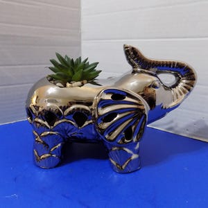NEW GC Home Decor Elephant Figurine Faux Plant Potpourri Holder