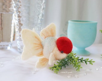 Made to Order Wool Felt Goldfish "Red cap oranda" Needle Felting Miniature Fish Art aqarium demetyoubi