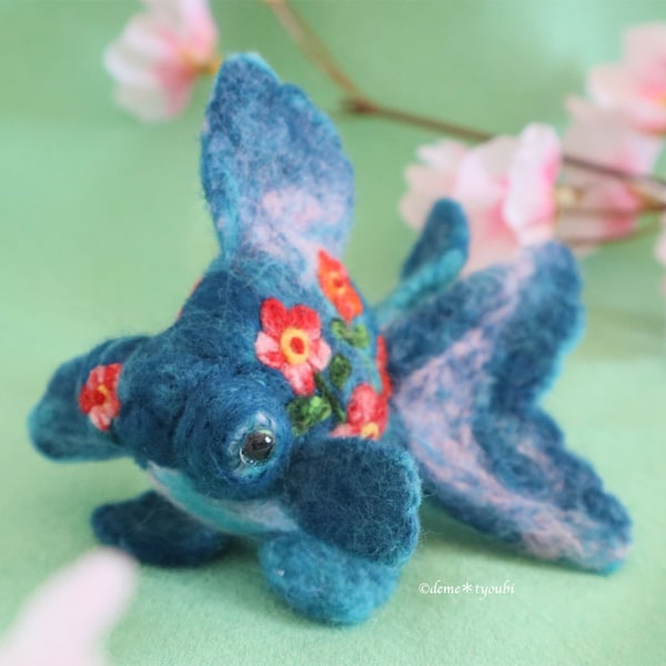 Made to order Needle felting goldfish"Flower goldfish” artdoll  demetyoubi