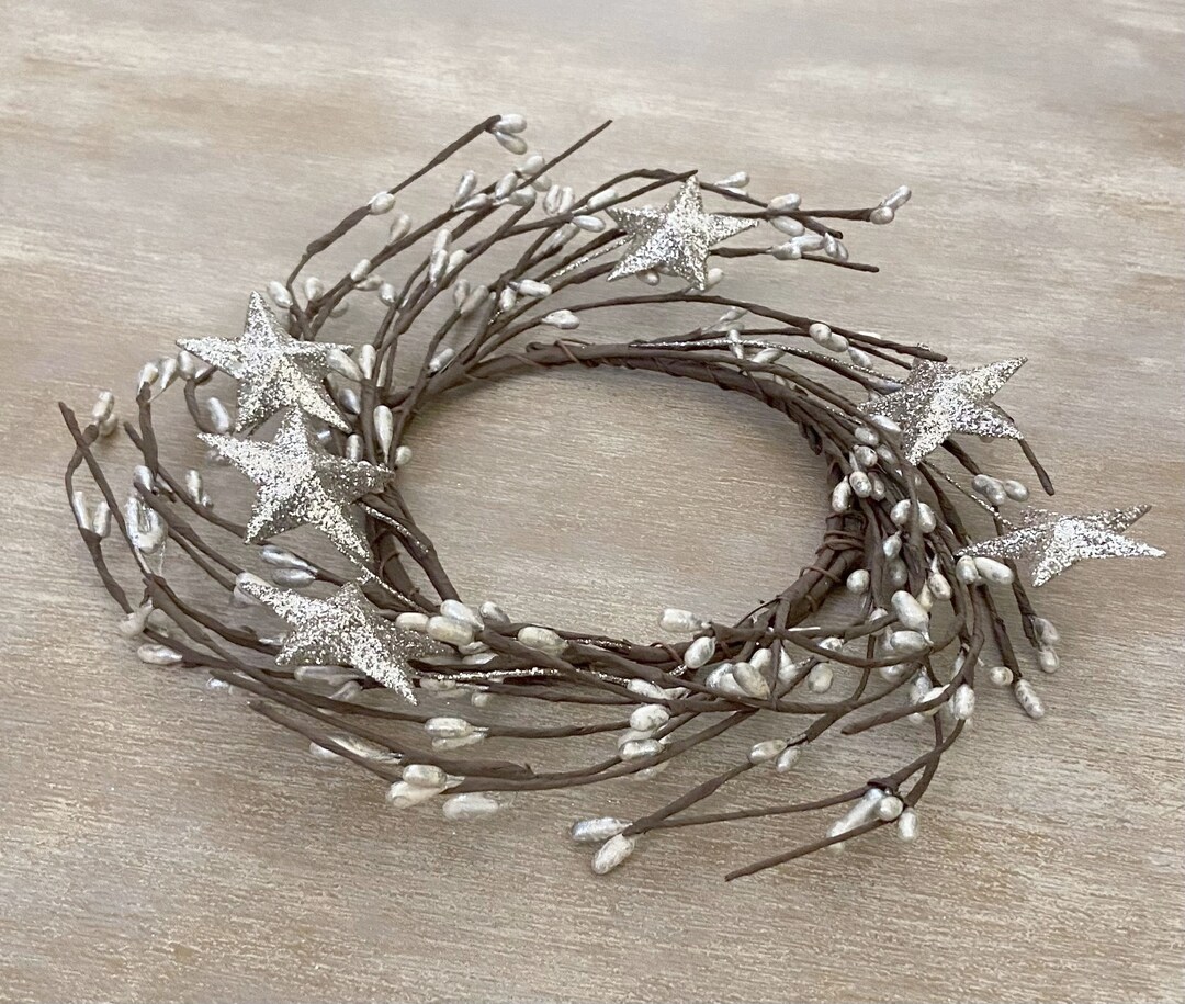 Candle Holder Wreath, Star Wreath With Pip Berries Candle Ring, A Small