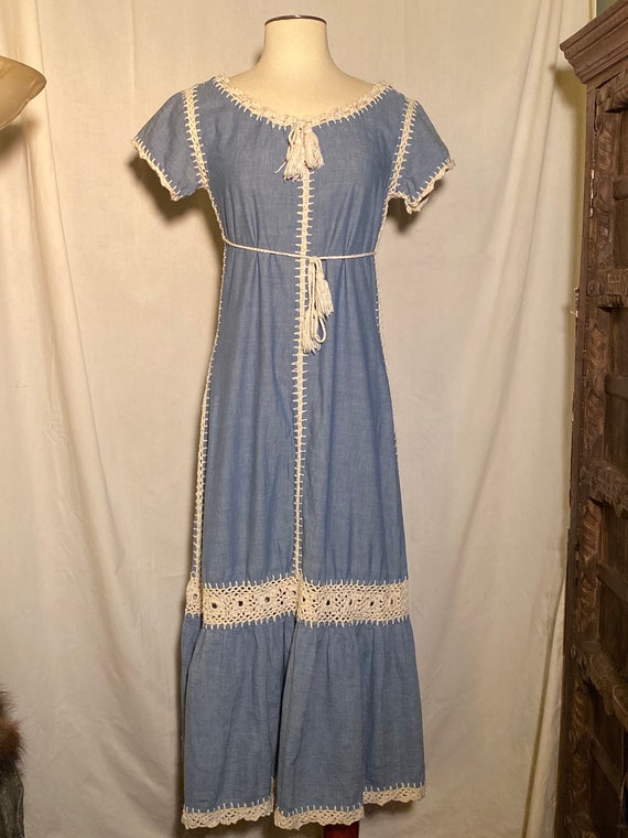 Vintage 1970s Chambray Maxi Dress Blue Short Sleeve Ivory Crochet Lace Small XS - Etsy Vintage 1970s Chambray Maxi Dress Blue Short Sleeve Ivory Crochet Lace Small XS - Etsy