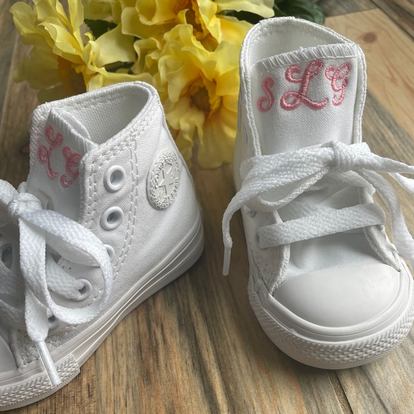 Chaussures de fille de fleur, converse Hi Top, orteil PEARL, chaussures Ring Bearer, baskets Chucks, baskets Custom KidConverse