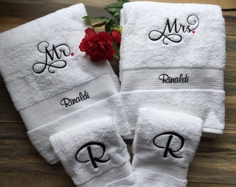 Embroidered Mr & Mrs Towel Set,  Bride gift, Groom gift, Wedding gift, Shower gift, personalized gift, housewarming gift, anniversary gift