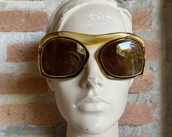 Pierre Cardin Glam Oversized Yellow Original 1970s Vintage  display picture 2