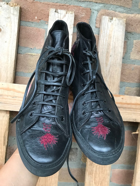 gucci leather boot with dragon