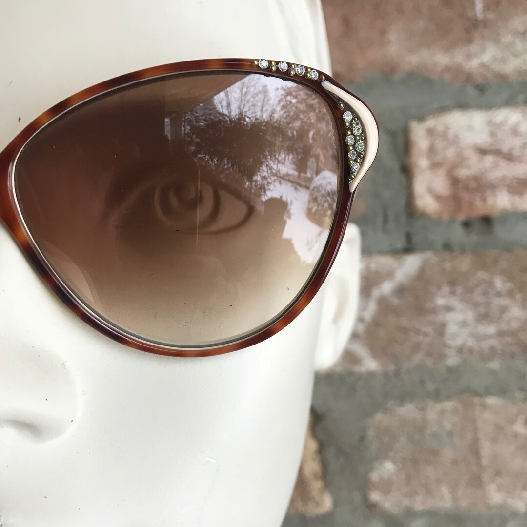 CAVIAR 2009 Tortoiseshell Oversized Women\'s Sunglasses w/ Crystal Twist Temples Christian Siriano Rx main image 4
