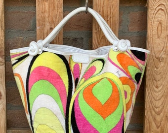 Summer Emilio Pucci vintage purse bright colors cotton and roomy white leather inside. Great vintage conditions, barely used
