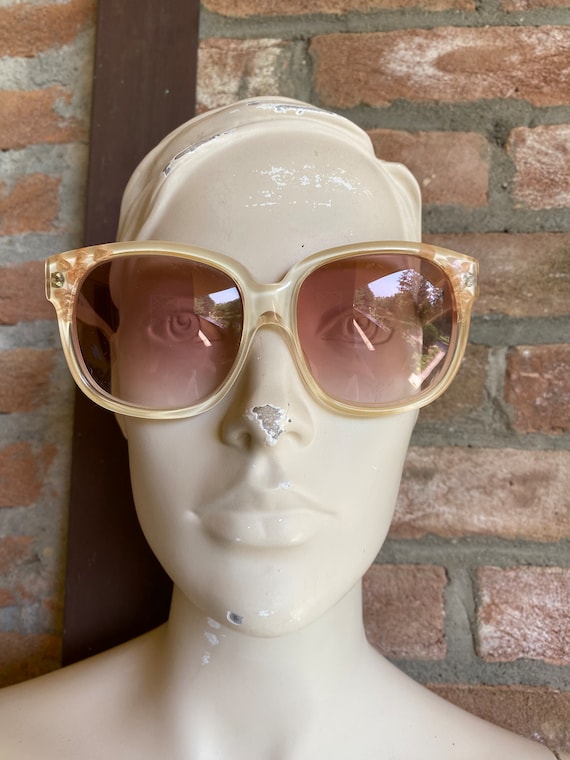 Vintage 1970s ivory and gold sunglasses Vintage 1970s Aviator Sunglasses, Gold Frame - the Irishman  main image 4
