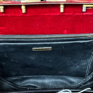 Christmas red vintage top handle bag, pre-loved, Vintage 1950s Red Velvet Handbag with Scuffed Corners , Timeless Retro Charm immagine 6