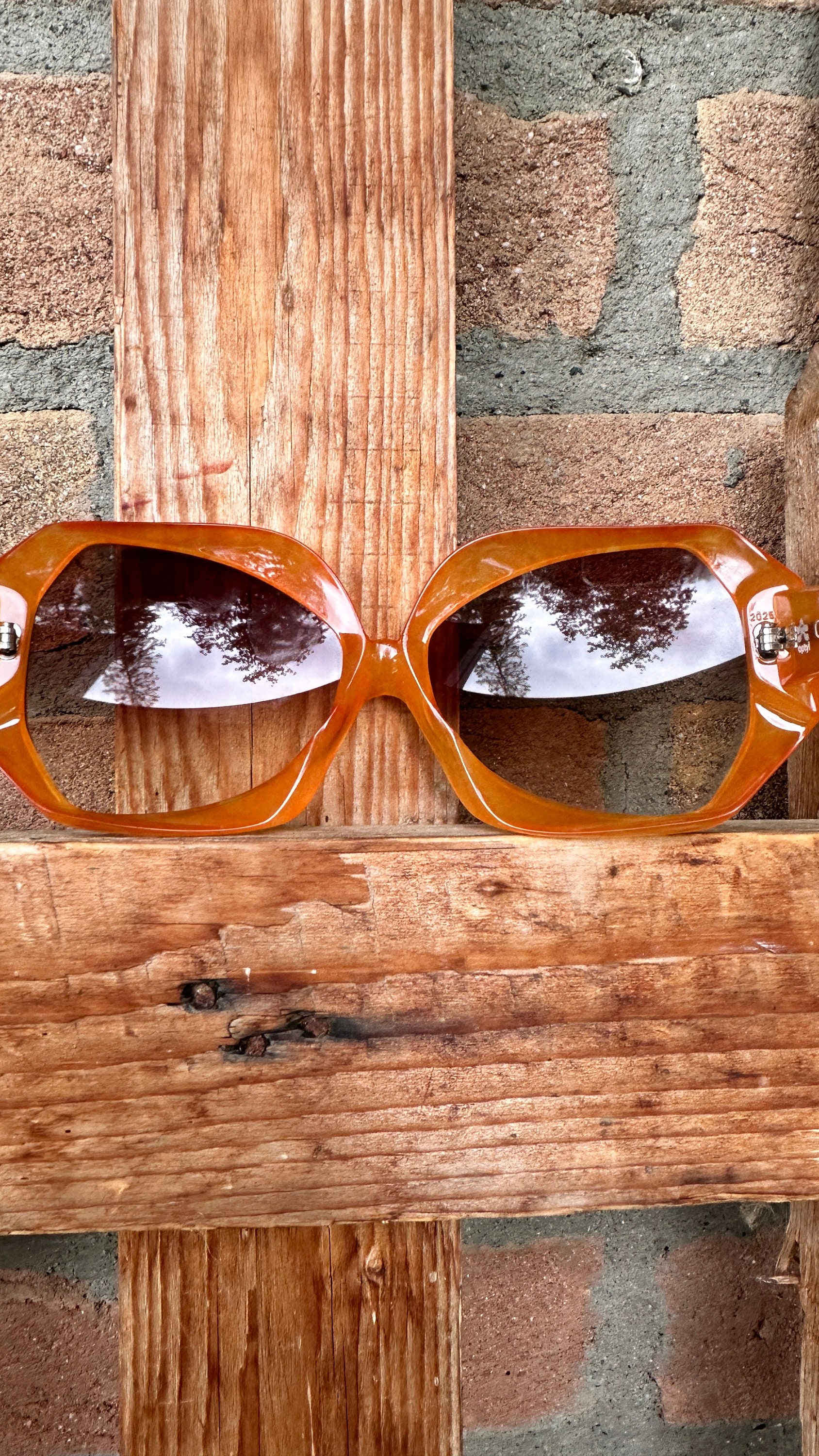 Dior Sunglasses ヴィンテージ ディオール サングラス オレンジ Dior Sunglasses, Vintage Shades, Woman Sunnies, Christian