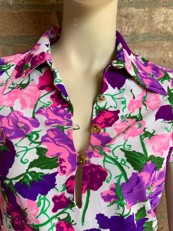 Ken Scott woman dress, 70's fashion, flower patter