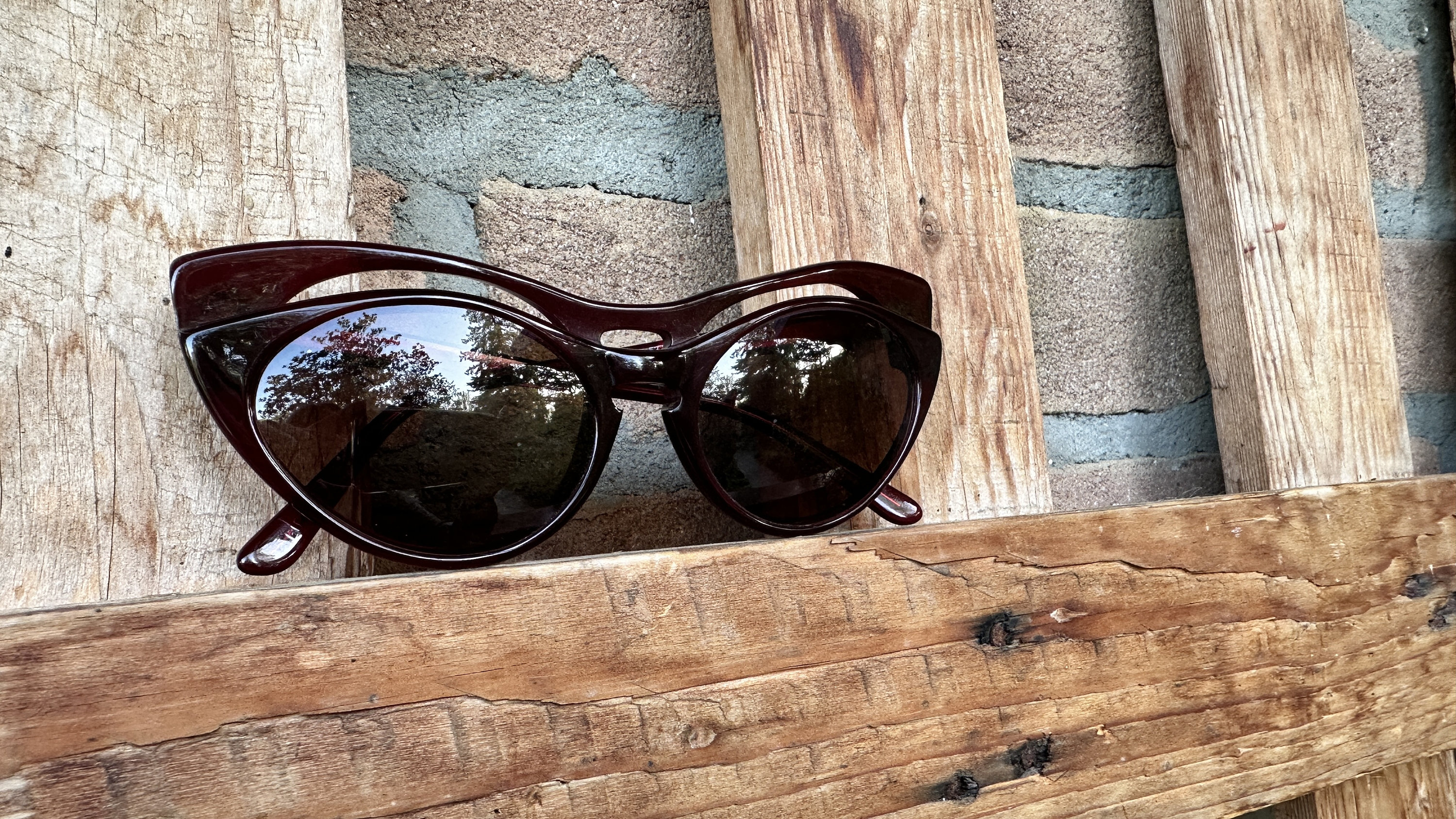 Vintage Moschino by Persol m26 135 52-16. Women’s sunglasses. Brand new. Moschino by Persol M268 – Sammy & Nino main image 4