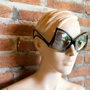 Miss Dior Vintage Solglasögon 1970-tals Fjärilsoptiska Skulpturala Skalmar Olivgröna Gradient Begagnade Utmärkt Tonade Glas
