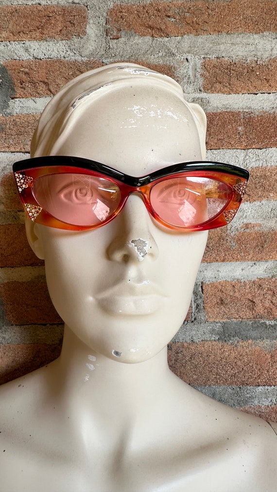woman shades, vintage sunglasses, Nouvelle Vague, 
