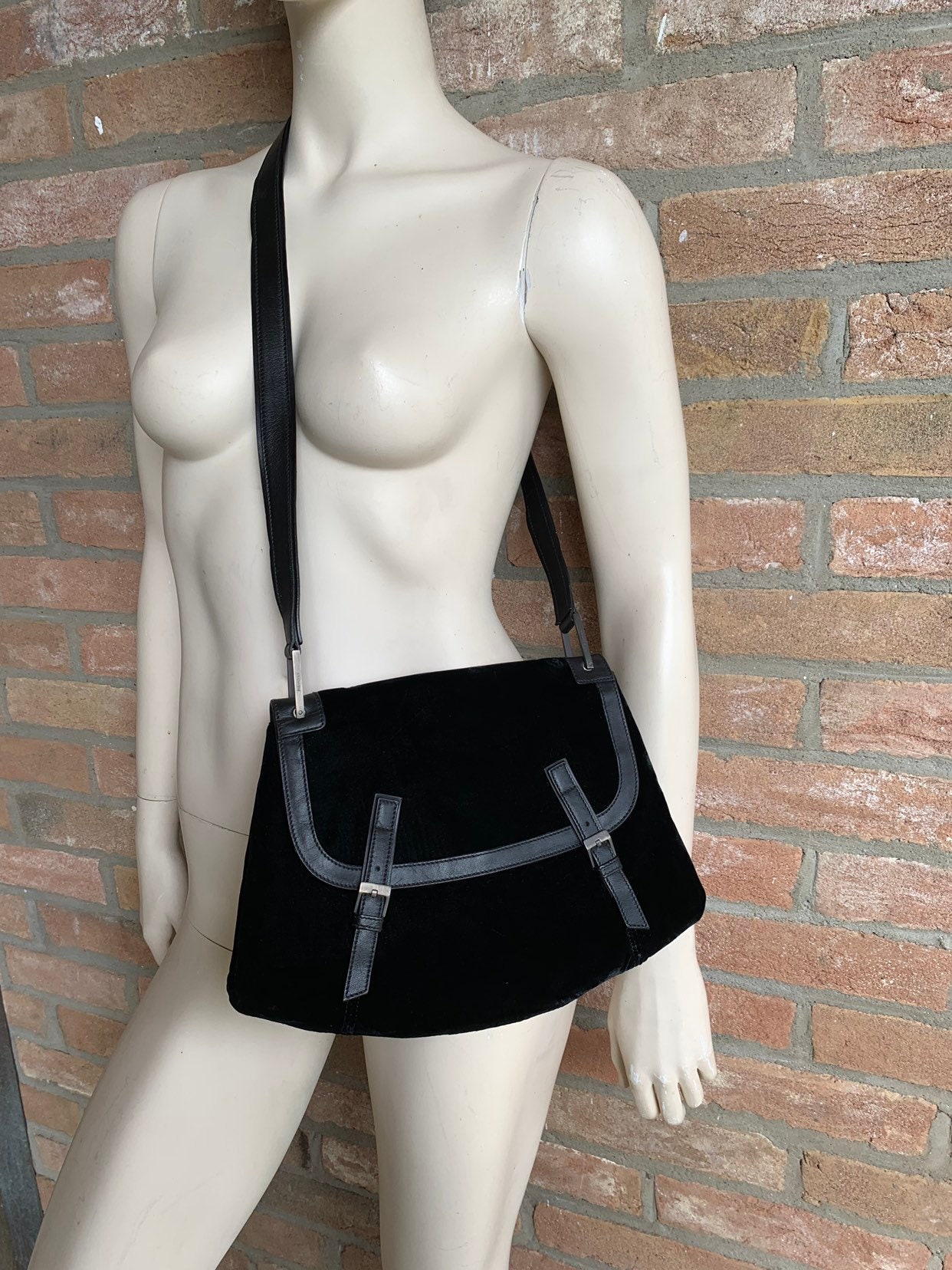 Black velvet ysl bag hotsell