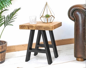 Beistelltisch & Nachttisch Handgefertigt aus Rustikalem Massivholz | A-Rahmen | Ben Simpson Möbel