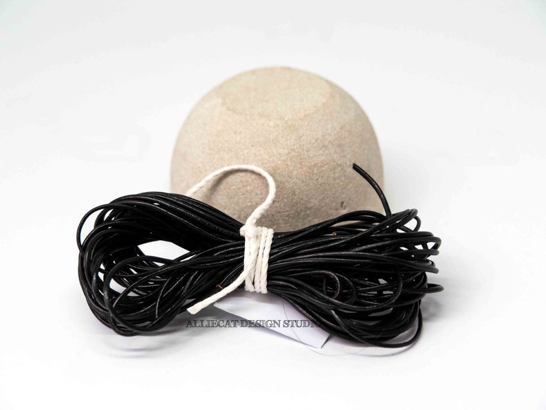D210 5m DESTASH Natural Black 1mm Indian Leather Cord