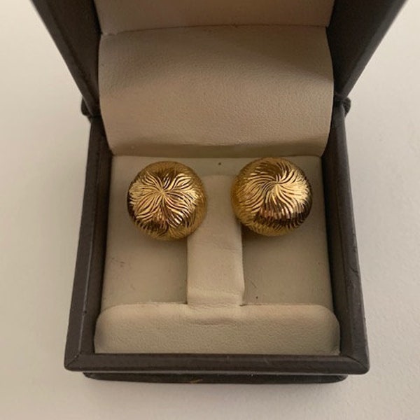Vintage Tiffany 18k gold clip on earrings
