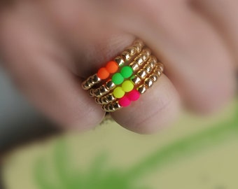 Ring - Boho - elastisch - Toho Beads - Perlen - Glasperlen - neon - grün - pink - orange - gelb