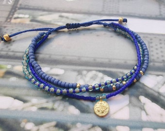ARMBAND dreireihig Boho - Münze - Glasperlen Seed Beads - blau - goldfarben