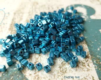 20g Metallicwürfel   GLASPERLEN  blau 3,4mm